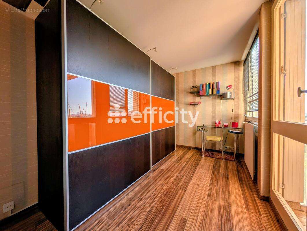 Appartement à ENGHIEN-LES-BAINS