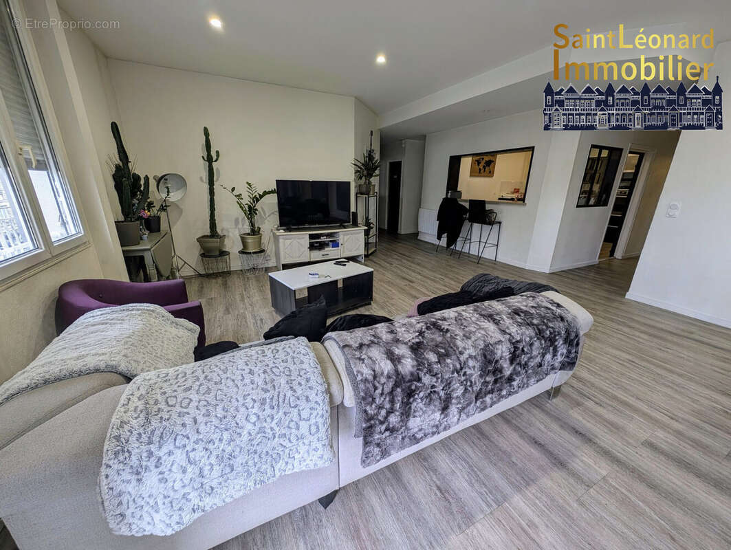 Appartement à FOUGERES