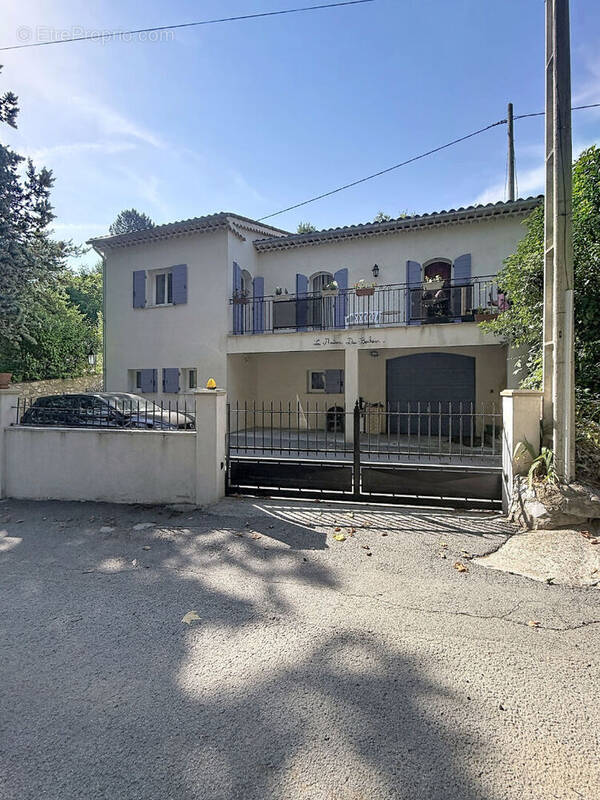 Maison à ENTREVAUX