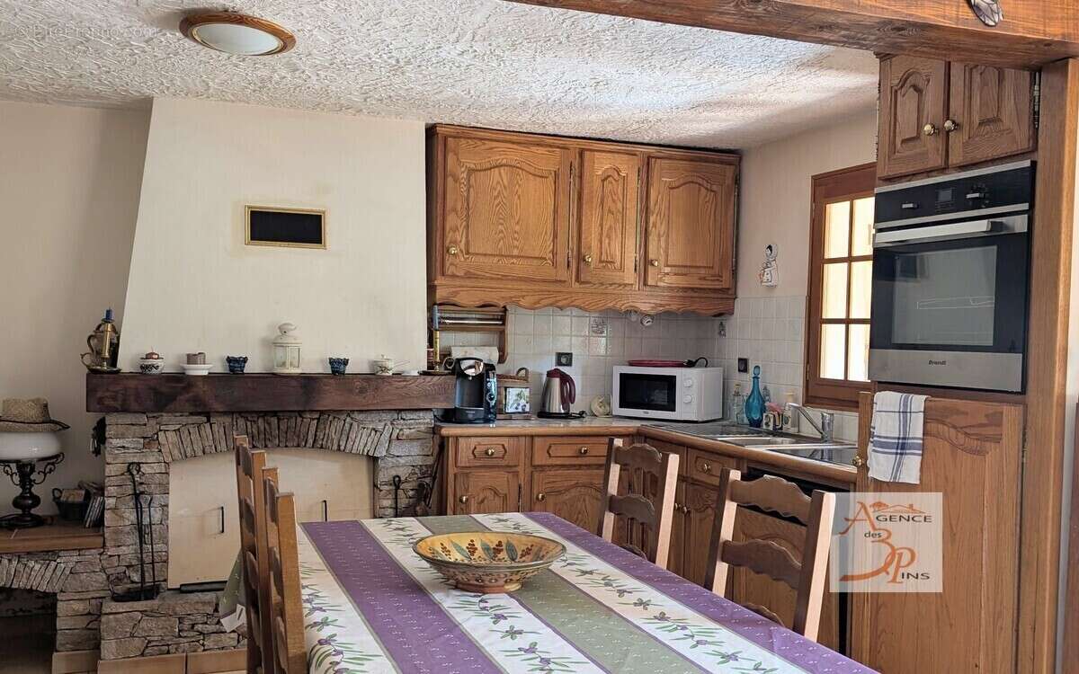 Maison à COLLOBRIERES