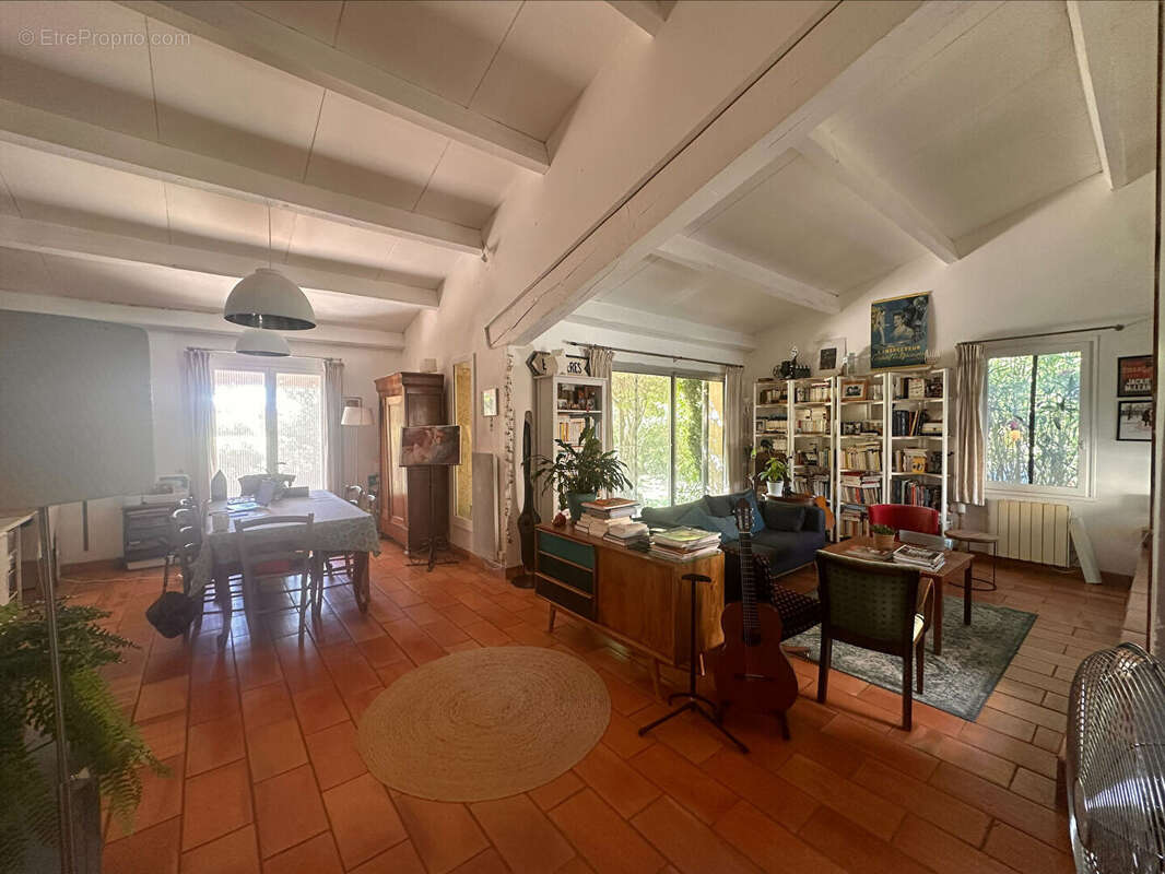 Maison à MORIERES-LES-AVIGNON