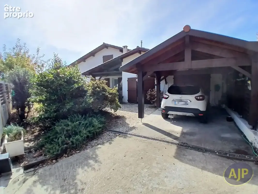 Grande maison familiale avec piscine et rangements - photo 14