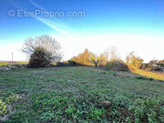 Terrain à MONTJAVOULT
