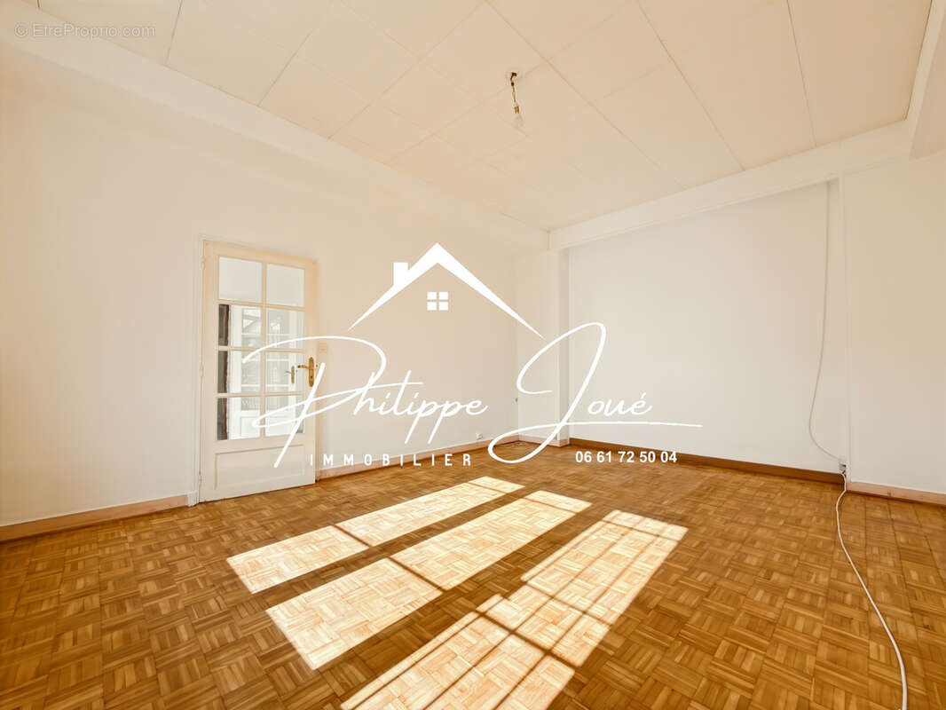 Maison à VILLENEUVE-L'ARCHEVEQUE