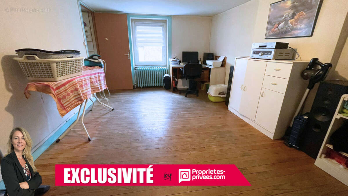 Maison à COURS-LA-VILLE