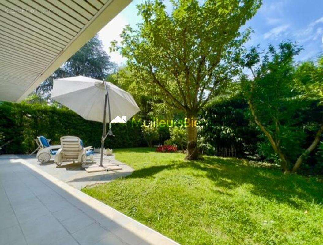 Appartement à LE CHESNAY