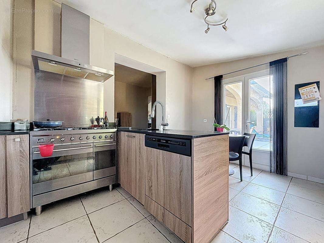 Maison à SALAISE-SUR-SANNE