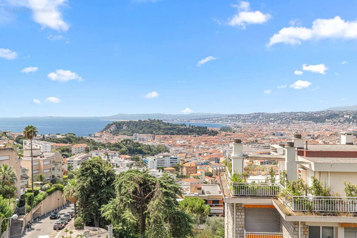Nice – Mont Boron – Superbe 3 pièces traversant de 89 m² – Vue panoramique ville & mer – Terrasses 20 m² - photo 2