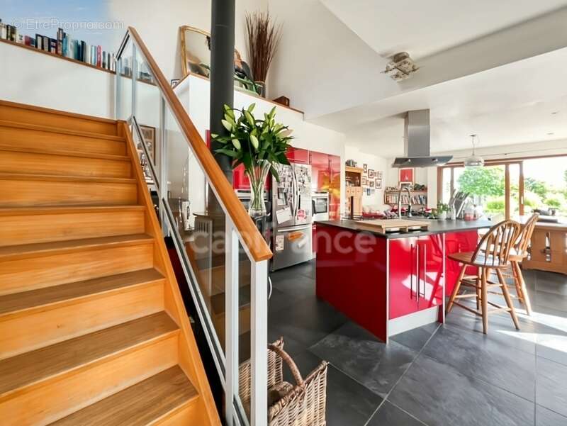 À vendre - hardinghen - propriété - surface totale - 690 m 2 -  maison principale 273 m2 -  2 gites - dépendance - garage - terr - photo 10