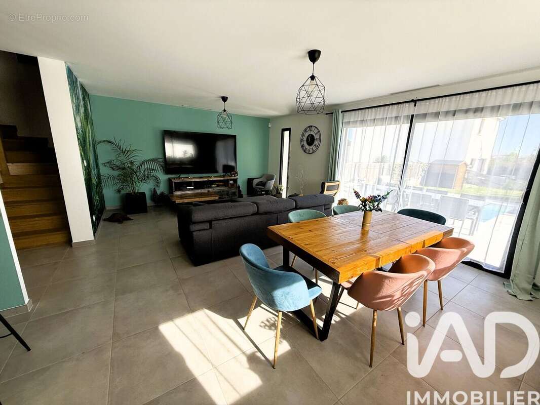 Photo 4 - Maison à VALERGUES