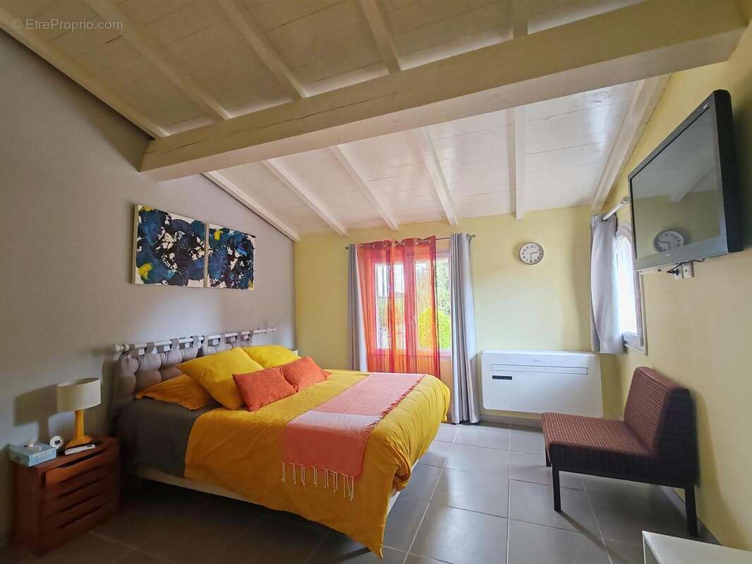 Maison 223 m² à Courcoury  - photo 7