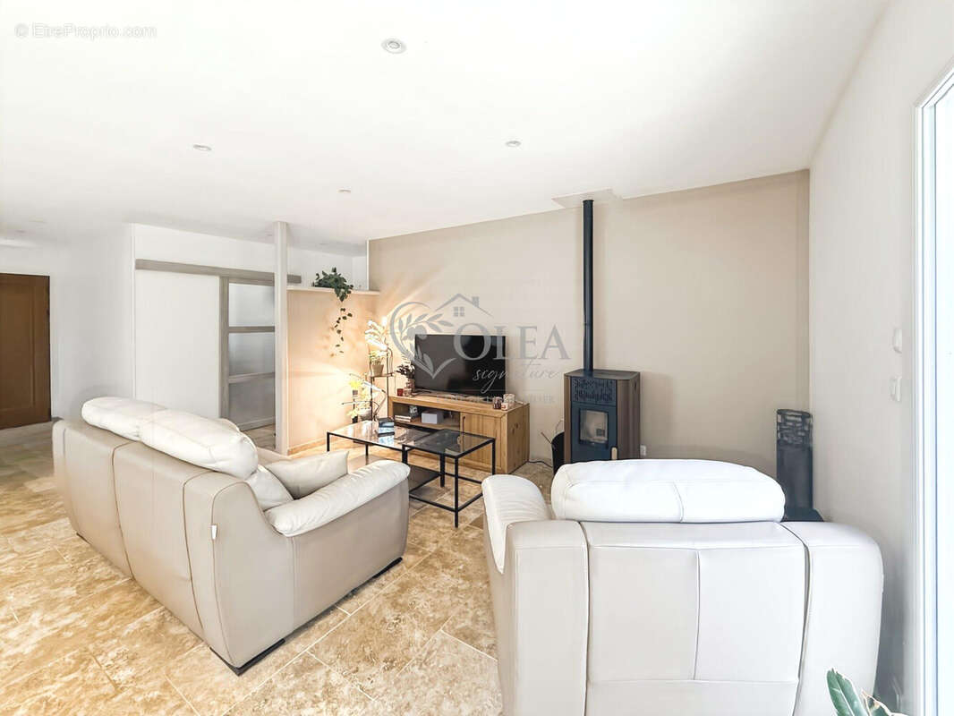 Maison 91 m² à Uzes  - photo 9