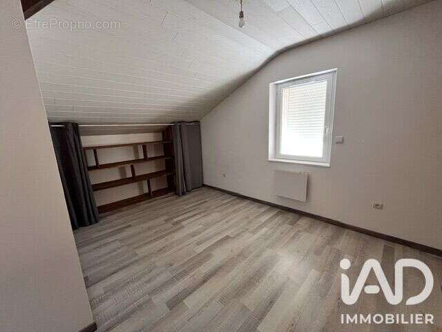 Maison 208 m² à Landeronde  - photo 9