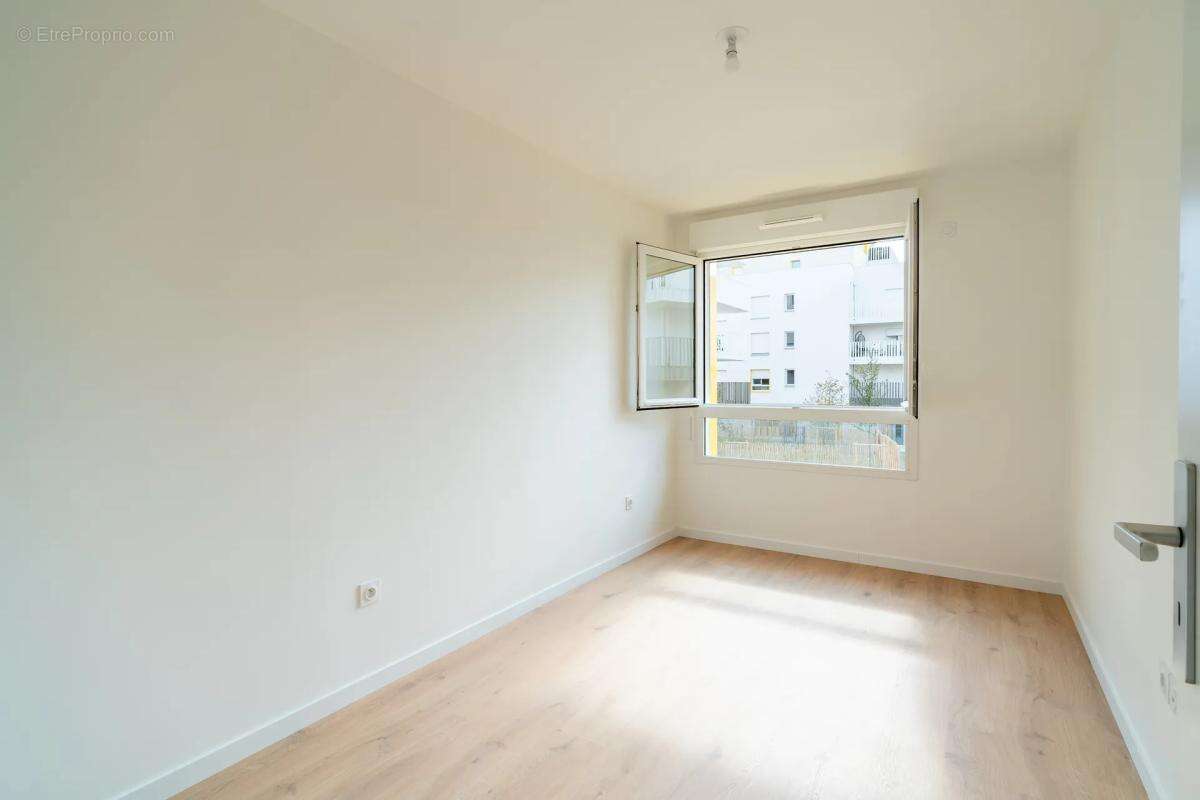 Appartement de 4 pièces de 84 m² à La Courneuve - photo 10