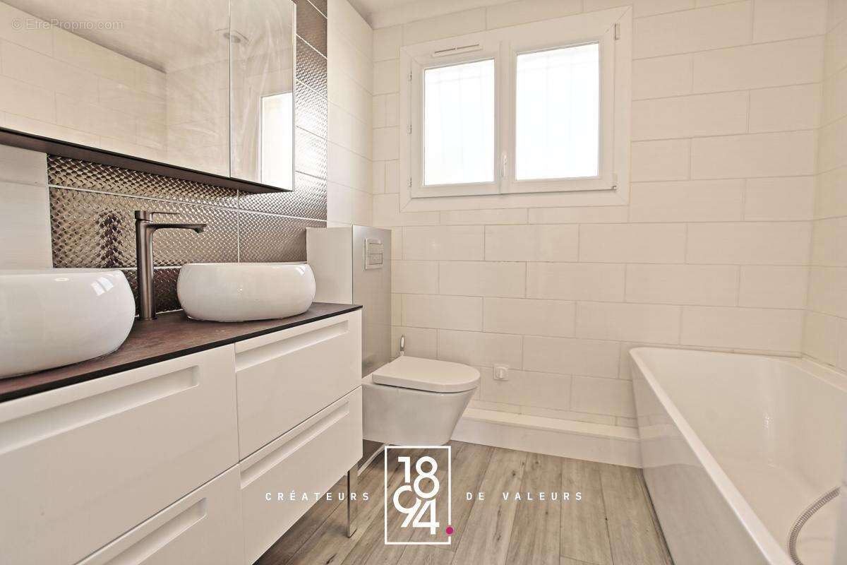 Manduel - Maison 114 m2 - 4 chambres - terrain 548 m2 - photo 9