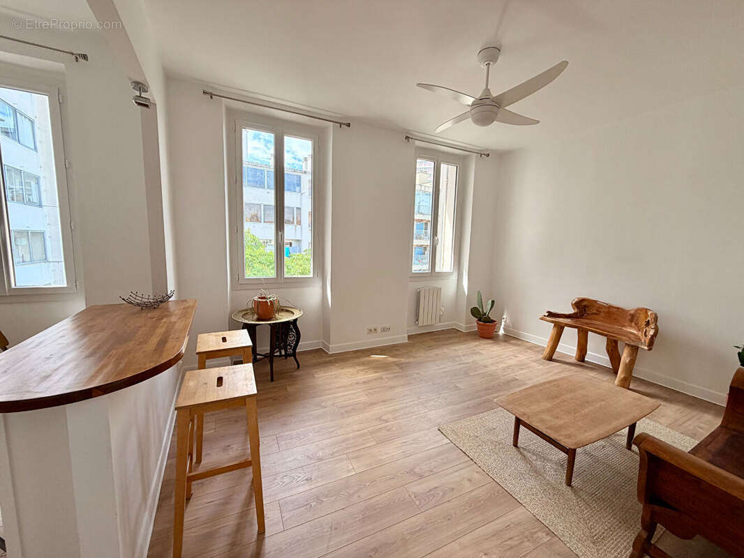 Appartement à MARSEILLE-7E