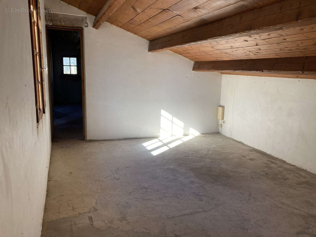 Maison 3 chambres, garage sur 3000 m² terrain - photo 7