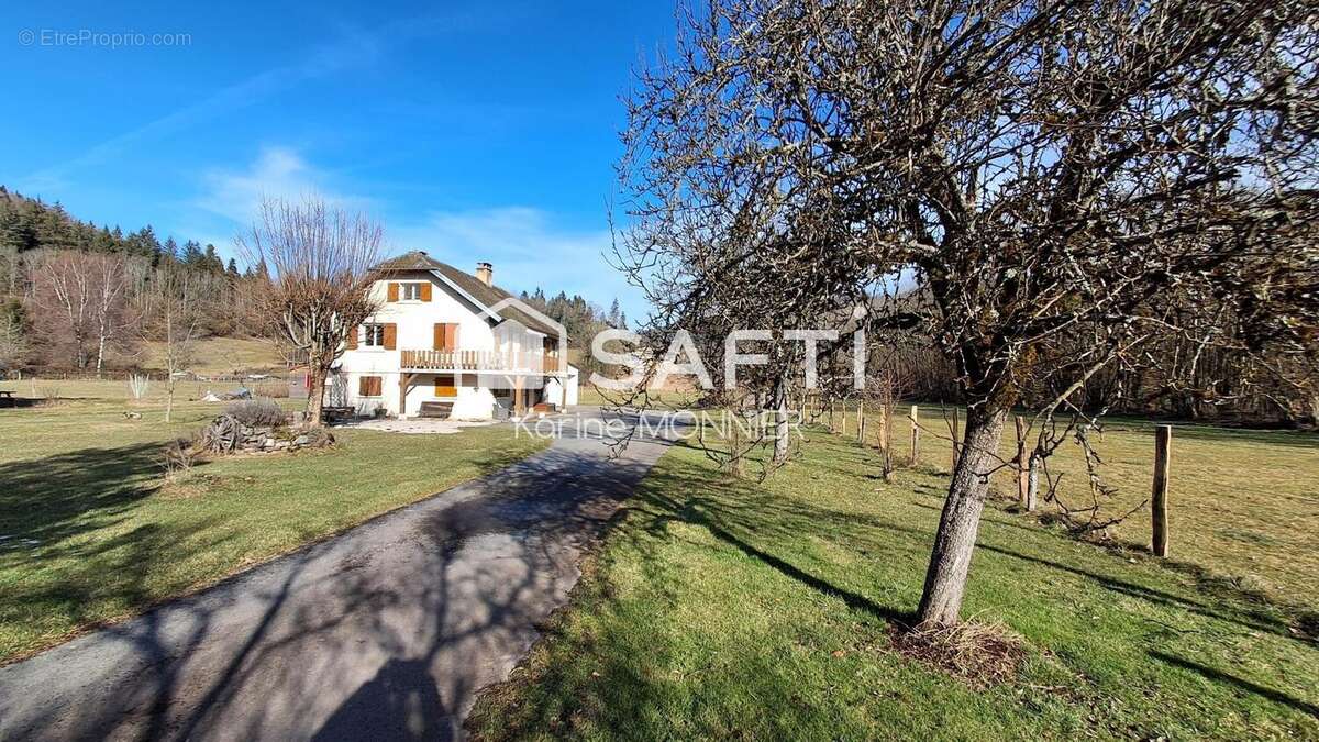 Maison 185 m² à Bourg-De-Sirod  - photo 2