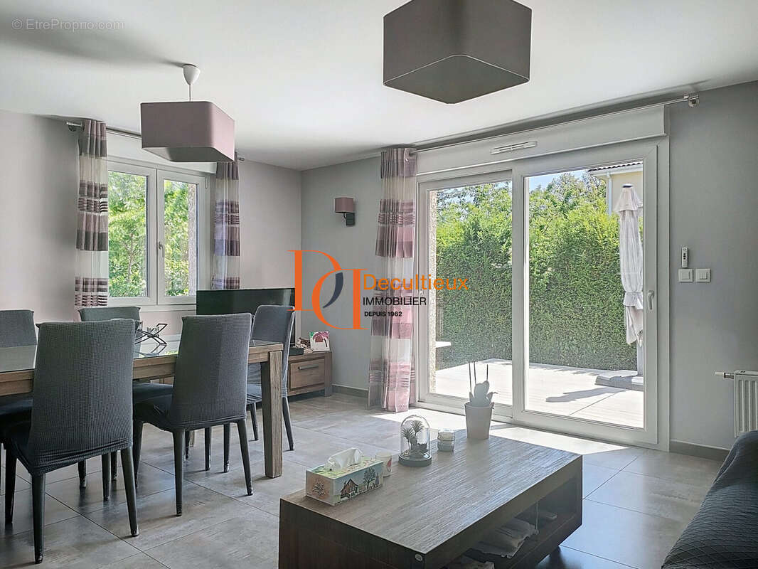 Maison à VAULX-EN-VELIN