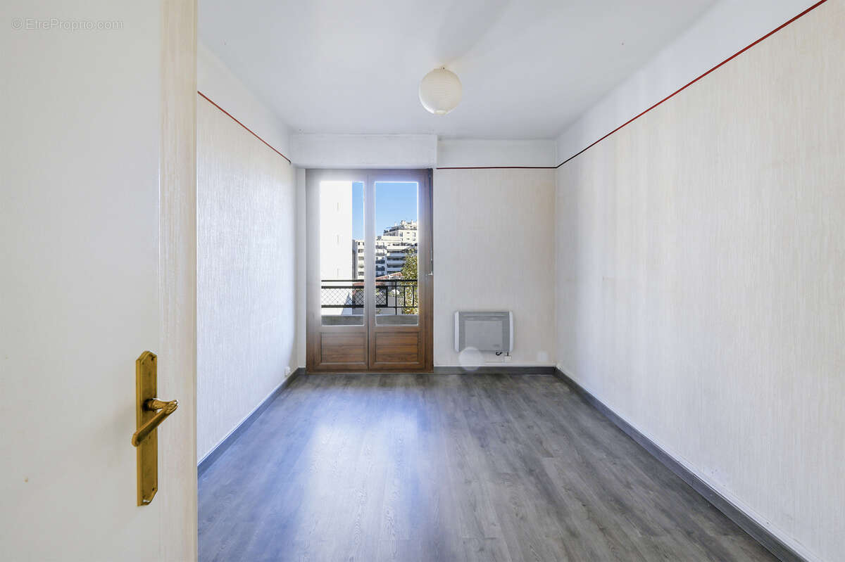 Appartement à MARSEILLE-6E