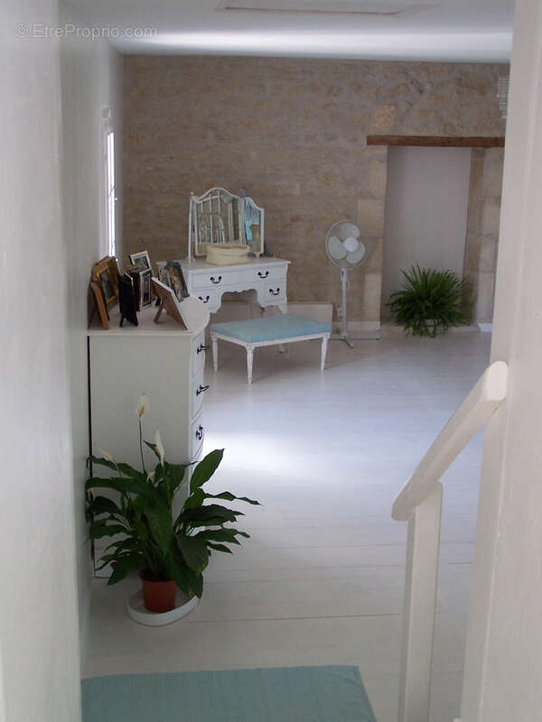 Maison à SAINT-JEAN-D'ANGELY