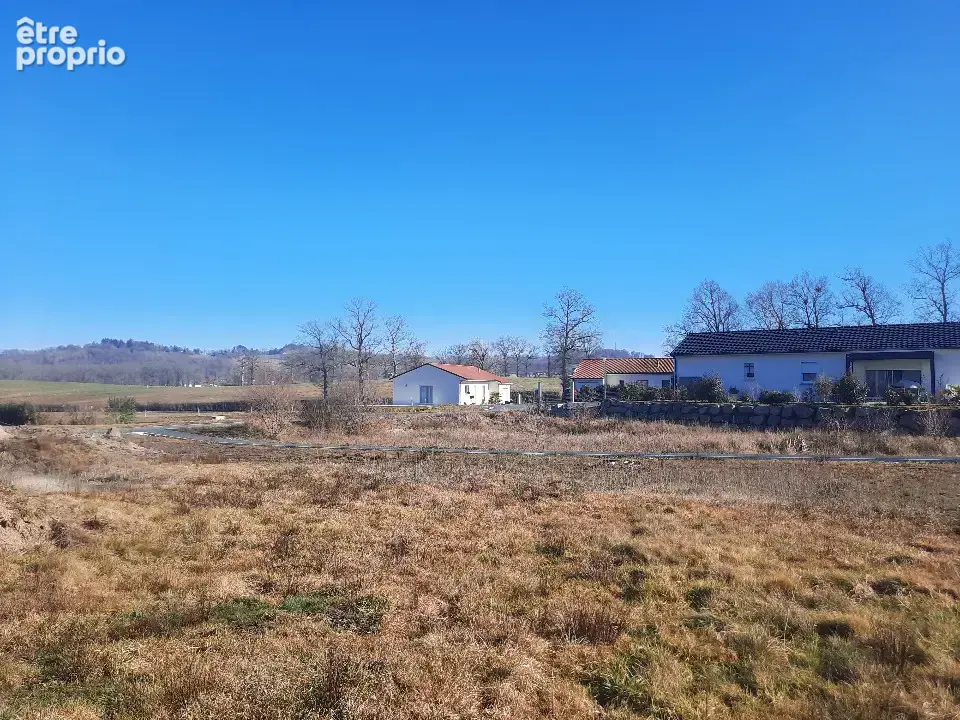 Terrain 707 m² à Saint-Paul-Des-Landes  - photo 2