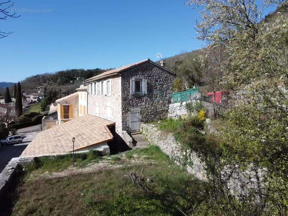  - Maison à VOGUE