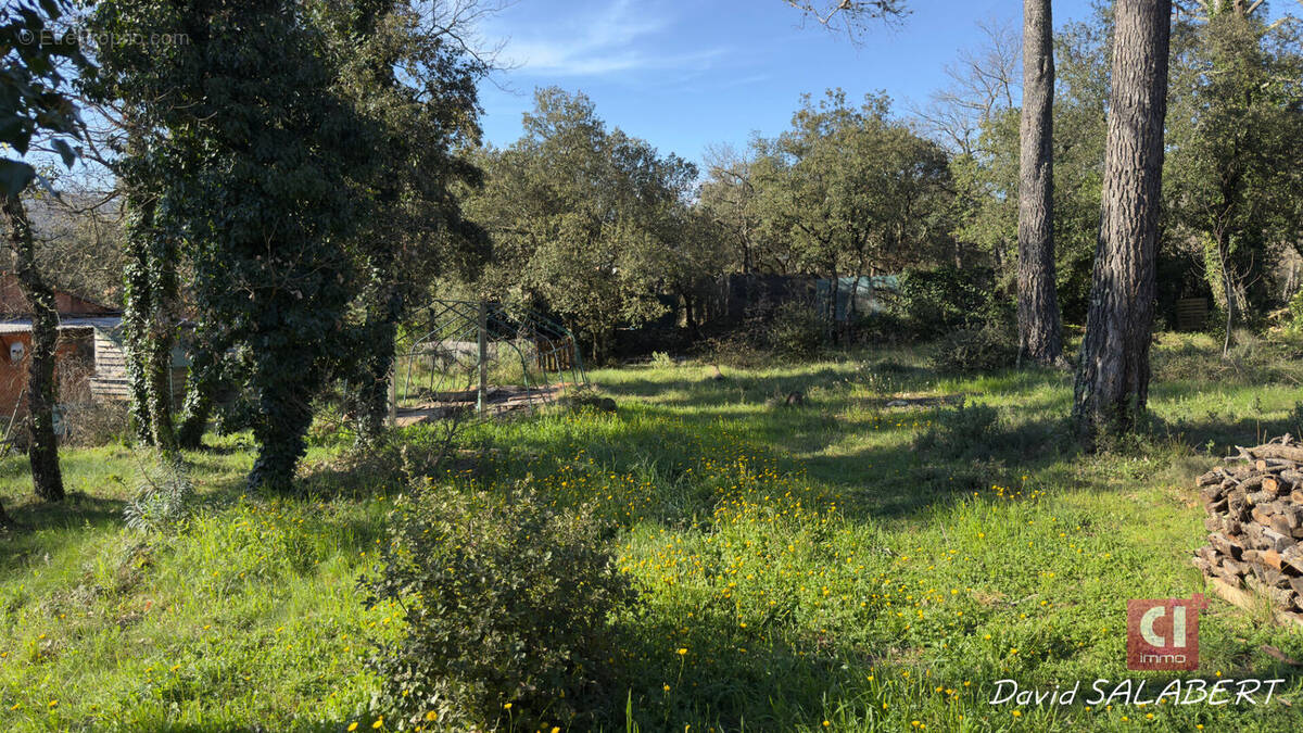 Terrain à GAREOULT