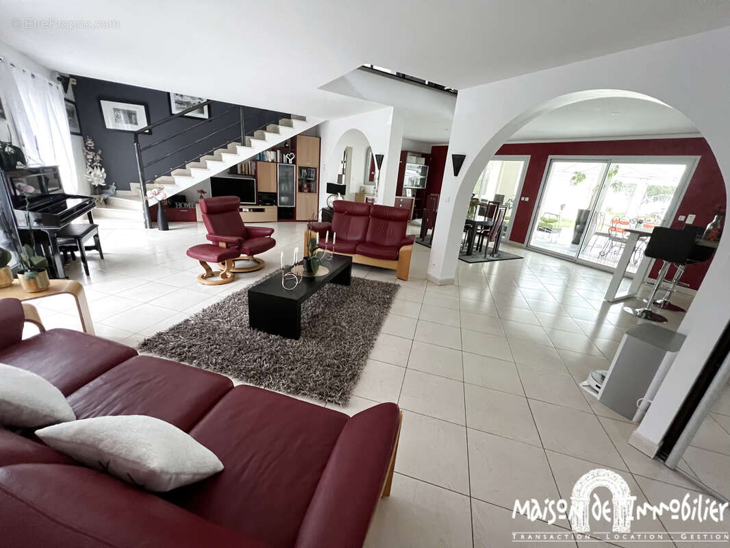 Maison à MESNAC