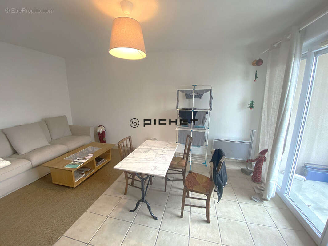 Appartement à SAINT-MARTIN-LACAUSSADE