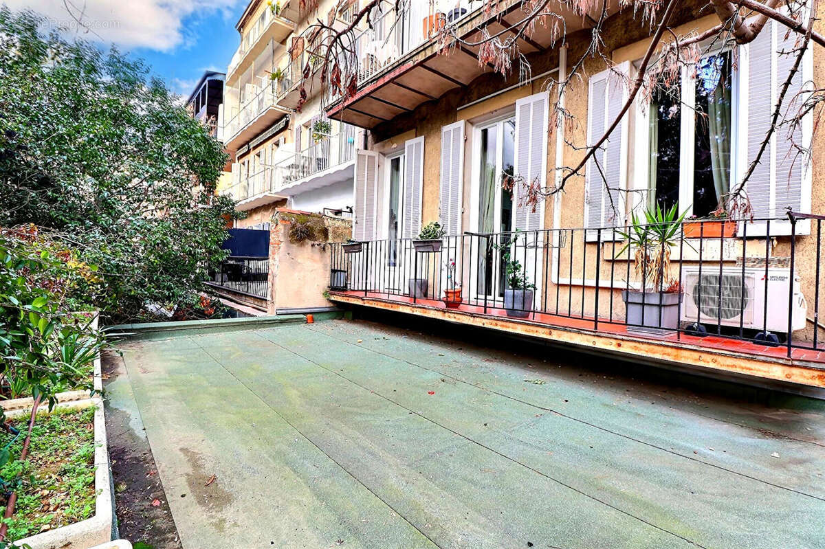 Appartement à MARSEILLE-8E