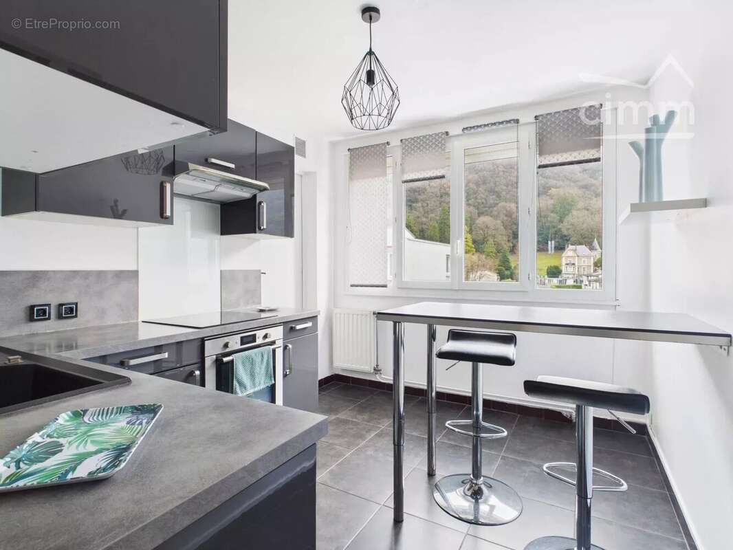 Appartement à SAINT-MARTIN-D'HERES