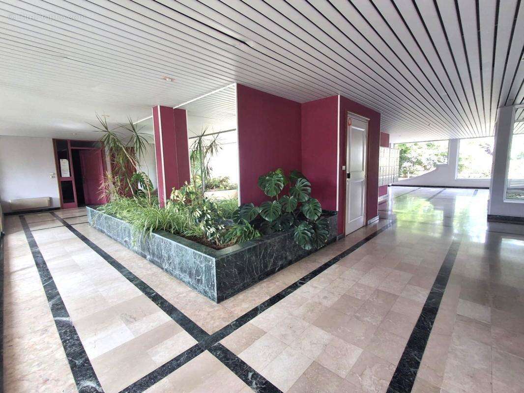 Appartement À Vendre - photo 2