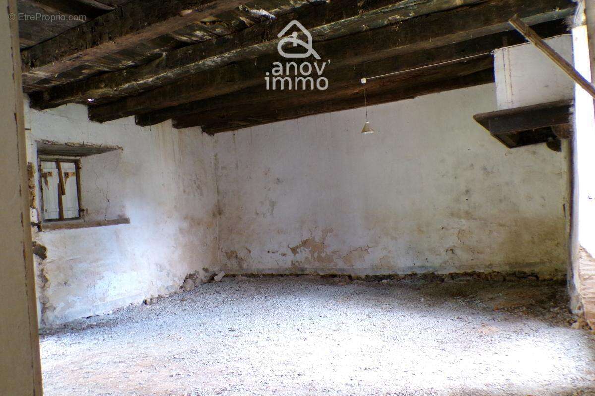 Maison en pierre de caractère à rénover   Charme authentique - photo 10