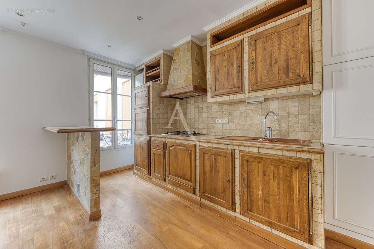 Appartement à PARIS-10E
