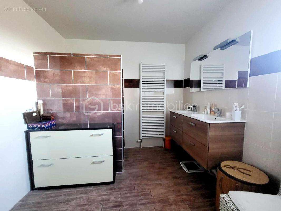 Maison provençale 155 m² Lachapelle sous Aubenas - photo 14