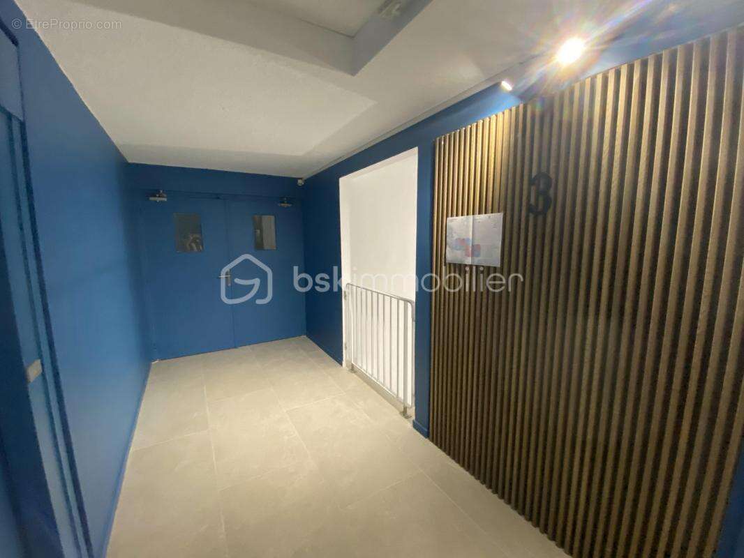 SAINT-CHRISTOL (84390) -  Créez votre T3 sur mesure ! Plateau sous forme d'appartement à rénover de 71 m² env. situé au 3ème éta - photo 6