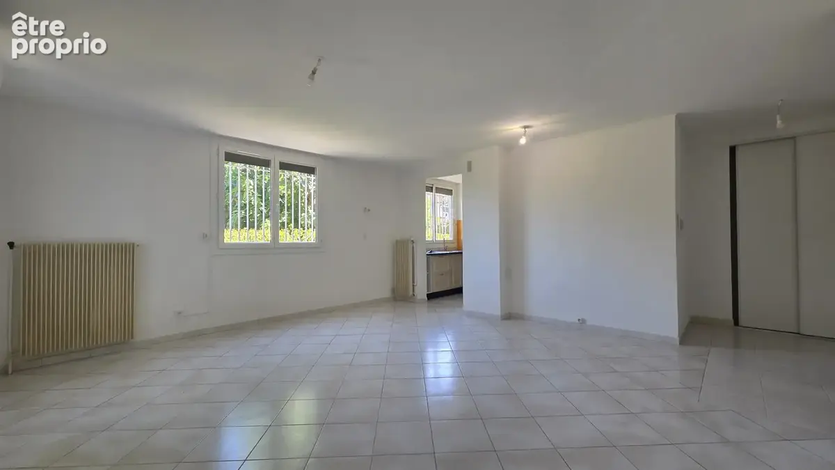 A vendre - beziers - quartier injalbert - appartement rdc t4 de 85 m2 avec loggia et cave - photo 3