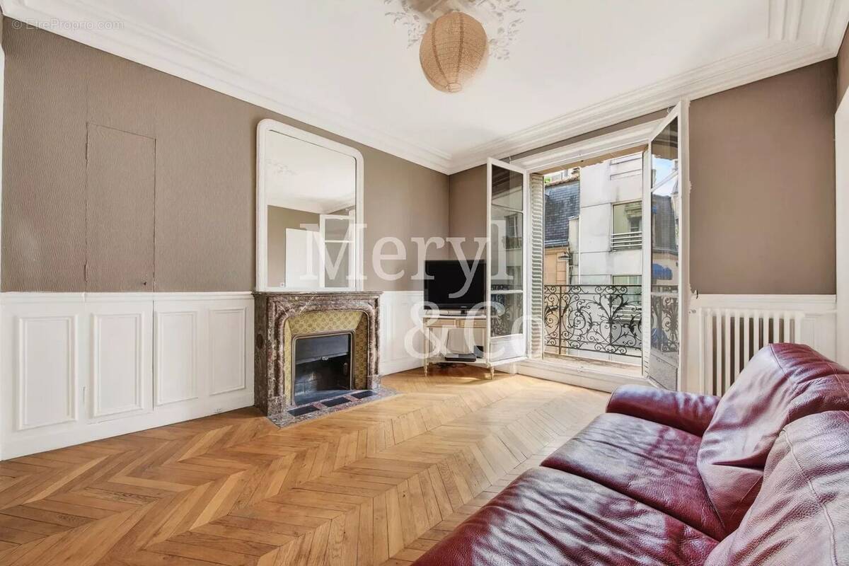 Appartement à PARIS-16E