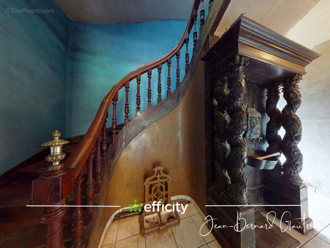 Maison à SAINT-HERNIN