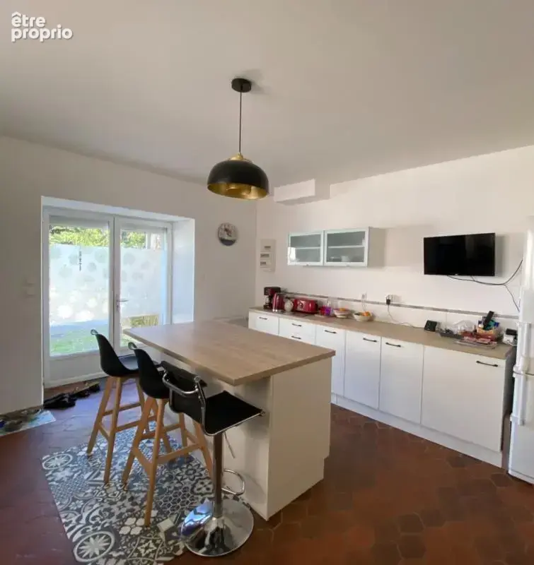 Charras - Maison 131 m² avec grange située sur une impasse - photo 2