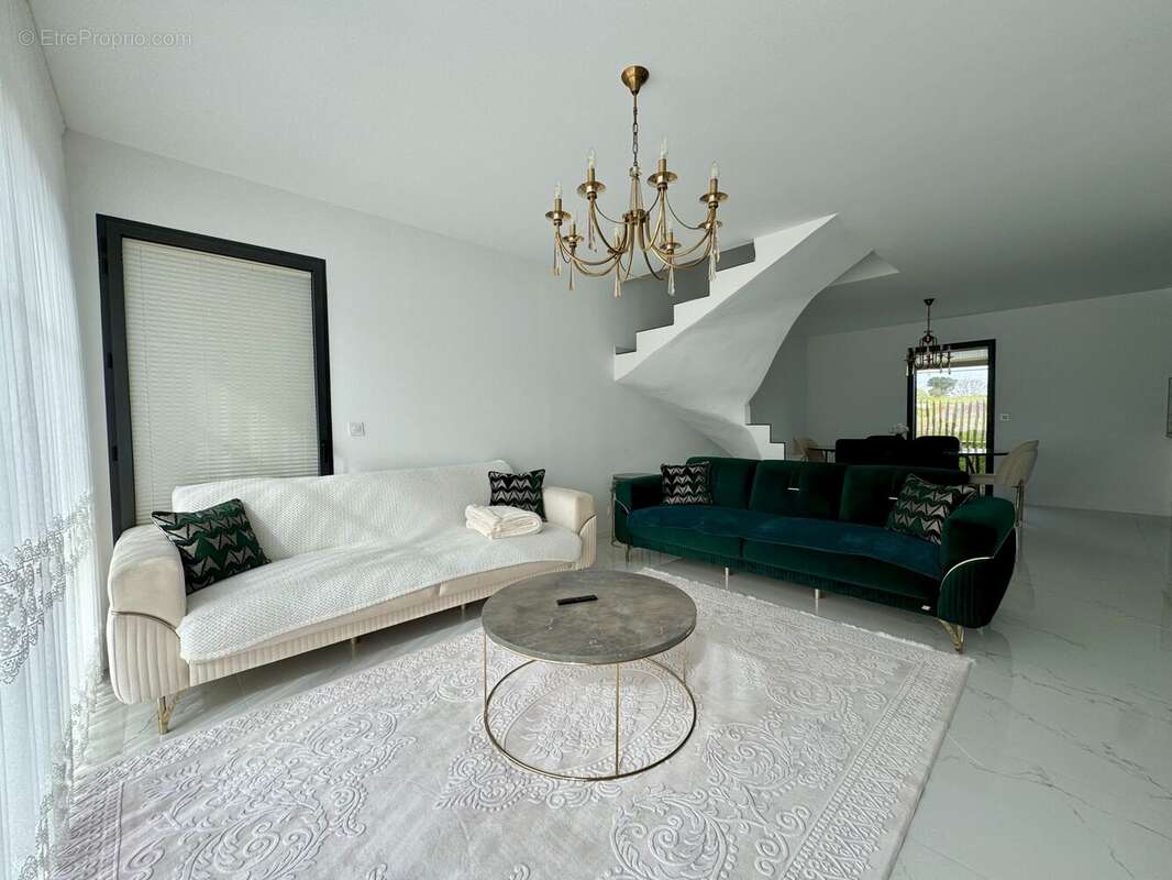 Maison à VERN-SUR-SEICHE