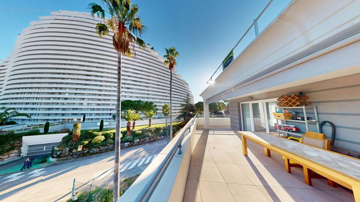 Appartement à VILLENEUVE-LOUBET