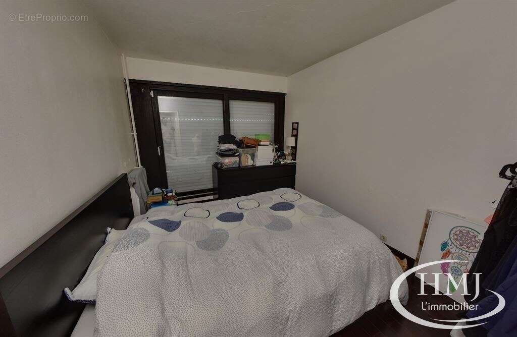 Appartement à LE COUDRAY-MONTCEAUX