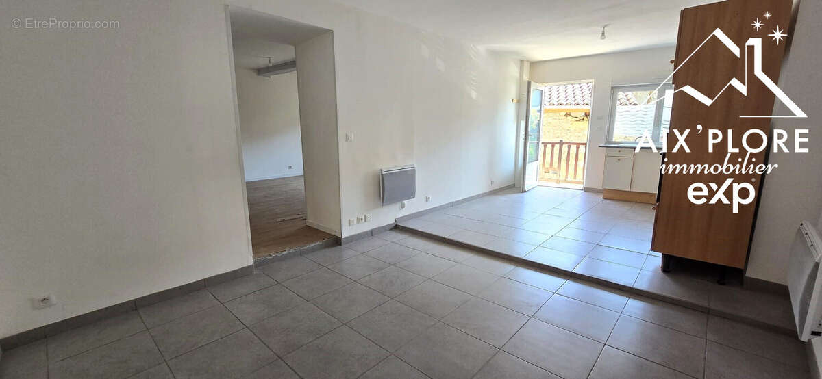 Maison 98 m² à Saint-Jean-Le-Vieux  - photo 3