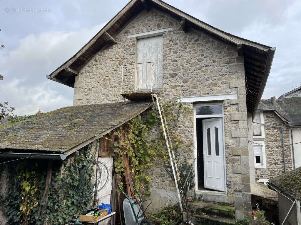 Maison à ARNAC-POMPADOUR