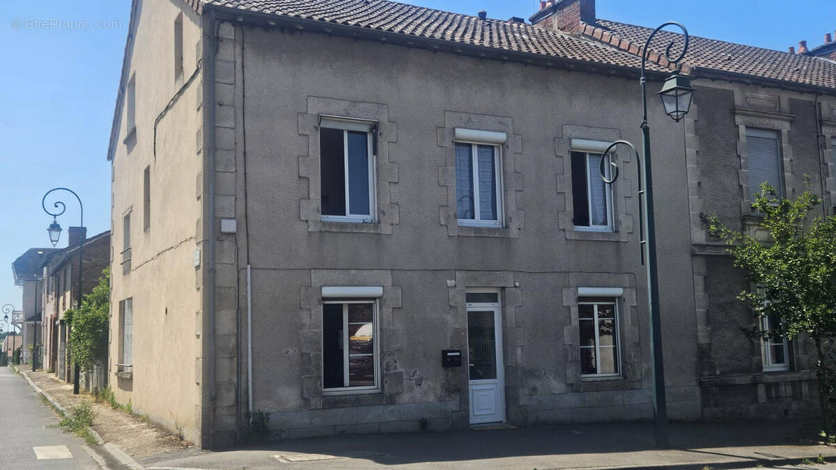 Maison à BELLAC