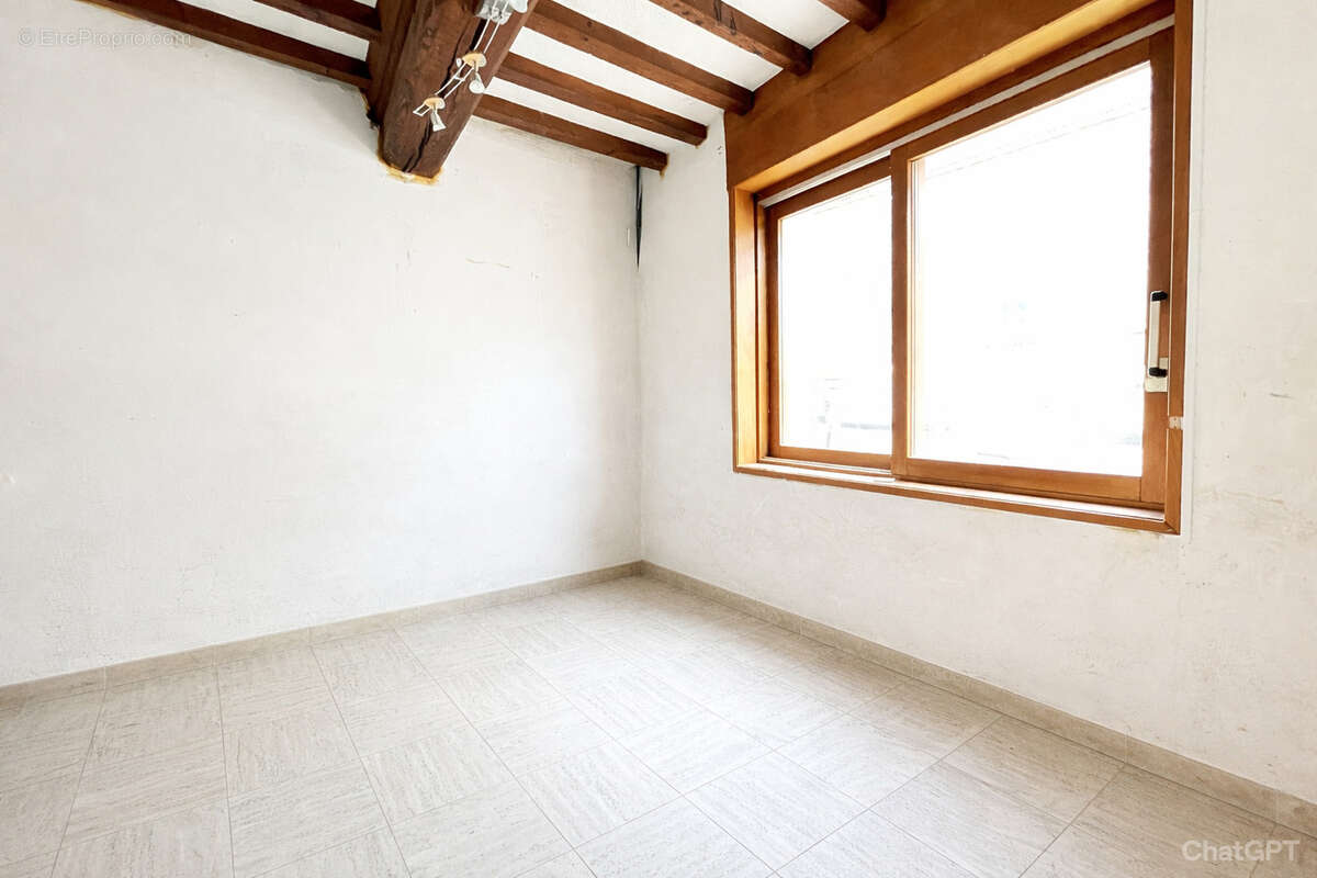 Maison à ORLIENAS