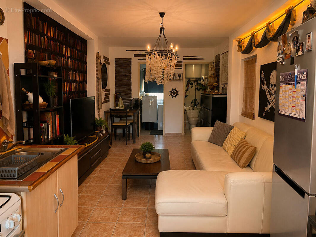 Appartement à ENSUES-LA-REDONNE