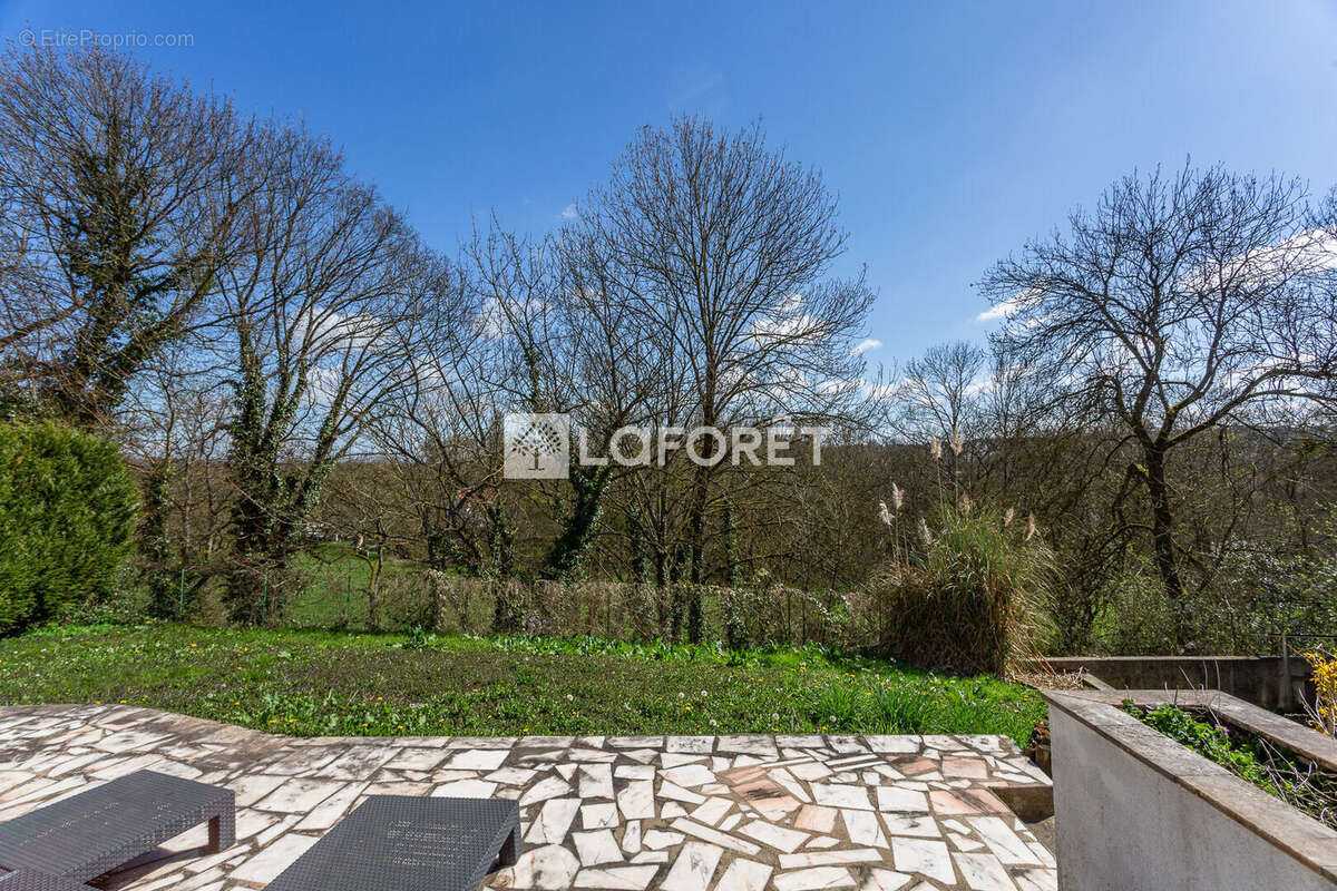 Maison à VARENNES-JARCY